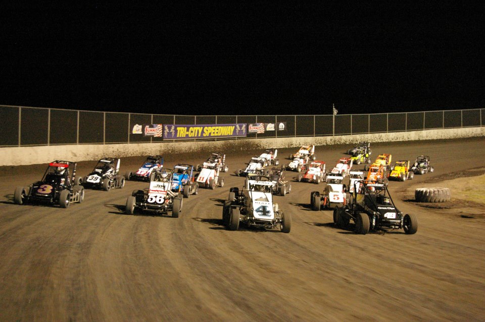 3 wide racing at Tri City Speedway